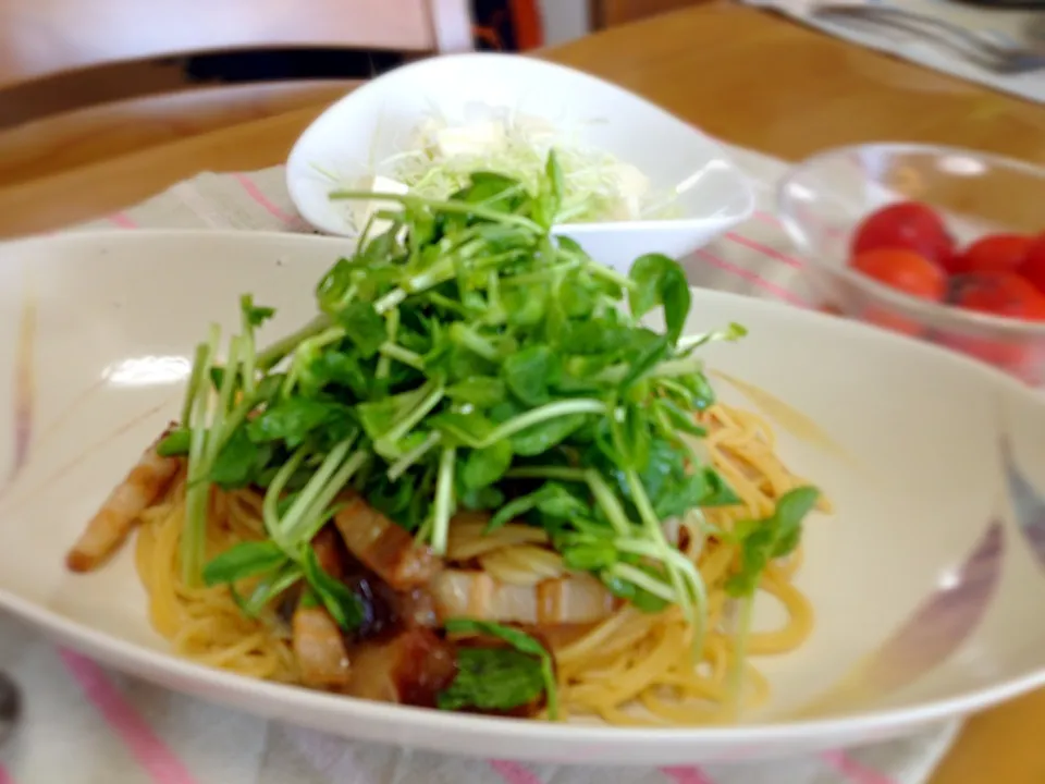 煮豚と豆苗・玉ねぎのパスタ|さちこ(さがねっち)さん