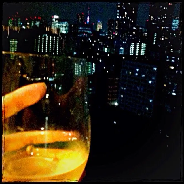 Snapdishの料理写真:オリムピツクオ・エ・ドタワー（小）と🍷ʕ-̼͡-ʔ💫や…夜景シリーズーʕ-̼͡-ʔなによ。ネタ切れだと思ったでしょʕ-̼͡-ʔ…変なタイトルはＹ氏のご進言により変更したわʕ-̼͡-ʔ|七海さん