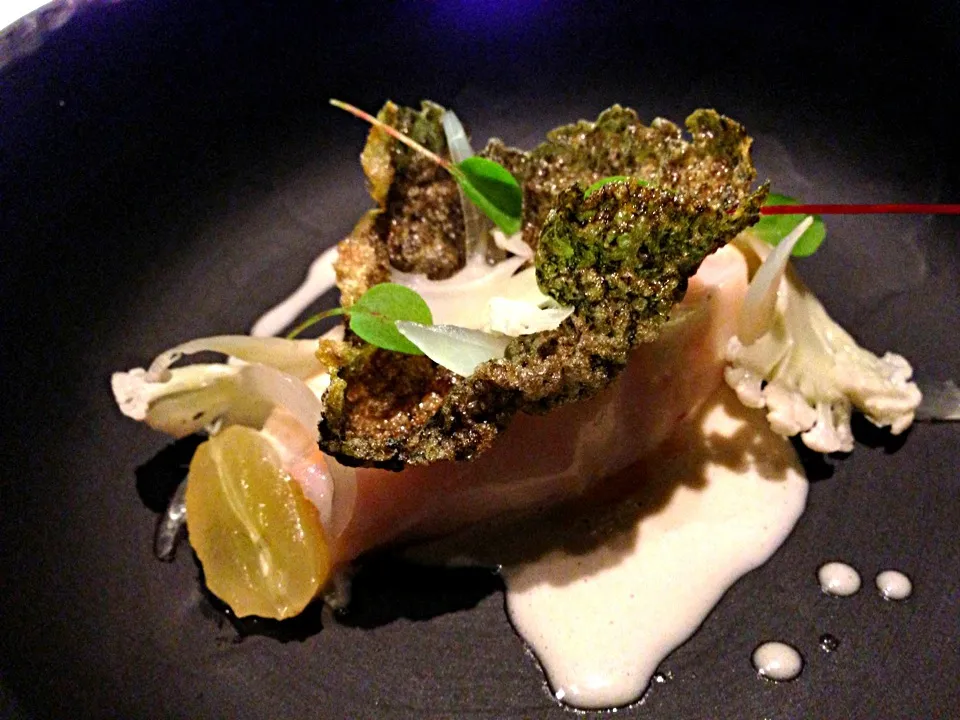 Hirame  Poached flounder, muscat grapes, pickled onions|Pammy Chaivikraiさん