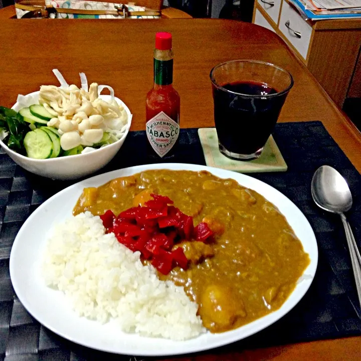 Snapdishの料理写真:バナナとリンゴがたっぷりはいつたカレーライス🍛|マニラ男さん