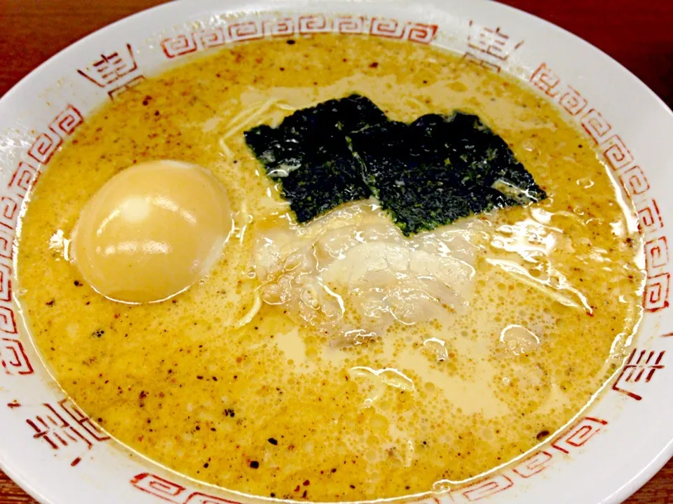 豚骨醤油味玉ラーメン ネギ木耳抜き|まりたんさん