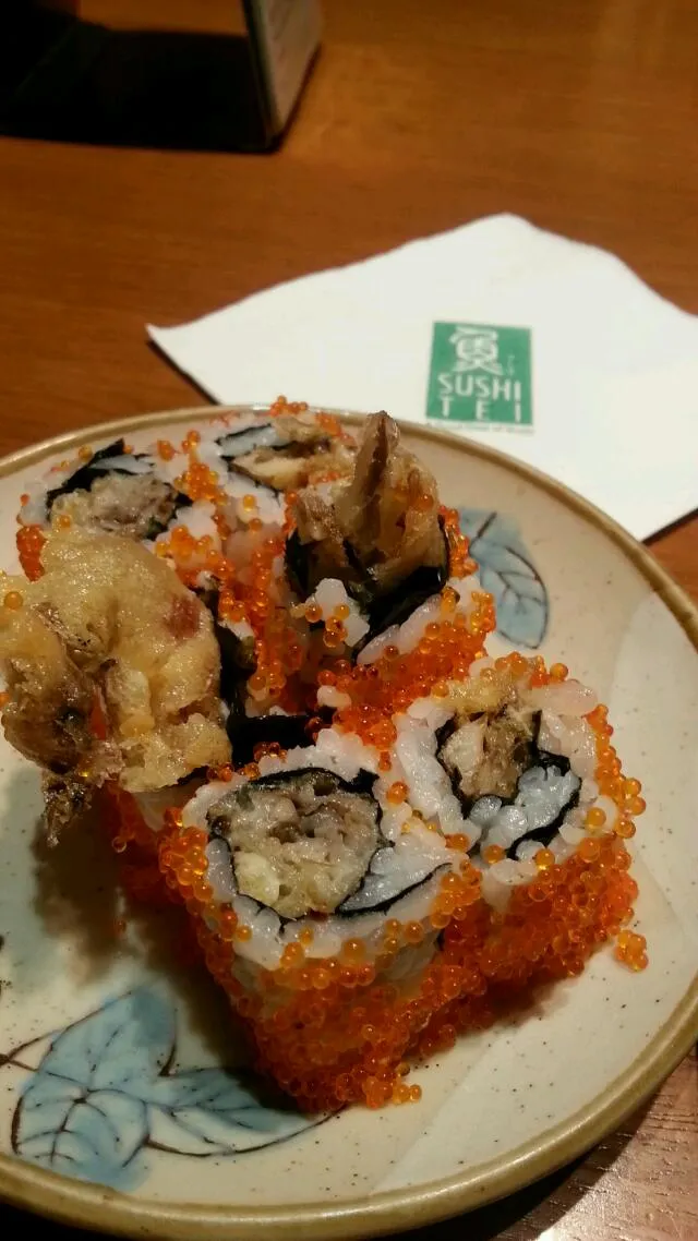 Soft shell crab sushi with ebiko|Velma Annさん