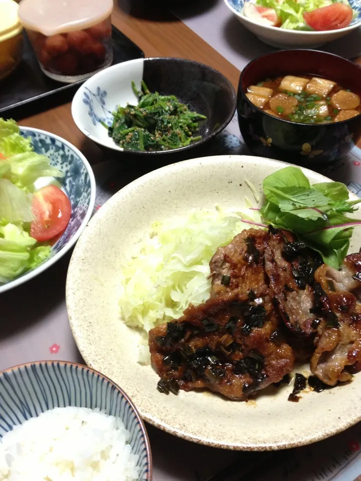 豚生姜焼き肉でニラ醤油焼き💕|ayakoさん