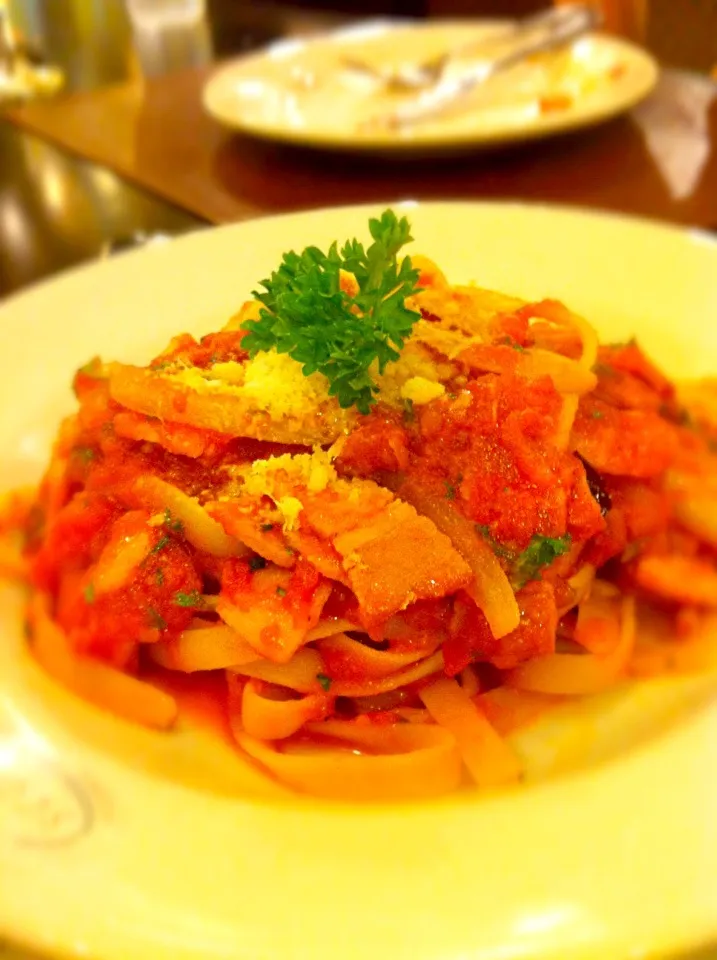 Fettuccini tomato sauce with bacon|Poppy Ratchampeeさん