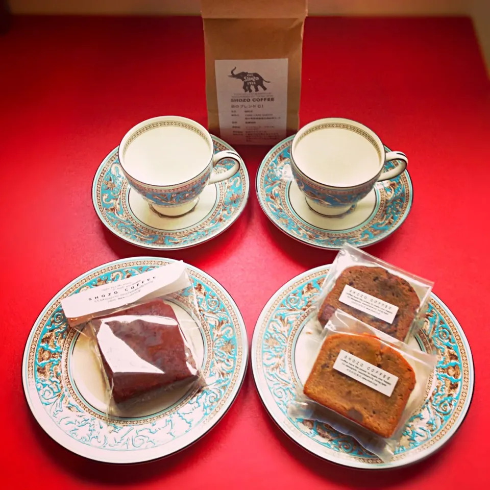 Snapdishの料理写真:Cake & Coffee|KUBOTTTTTIさん