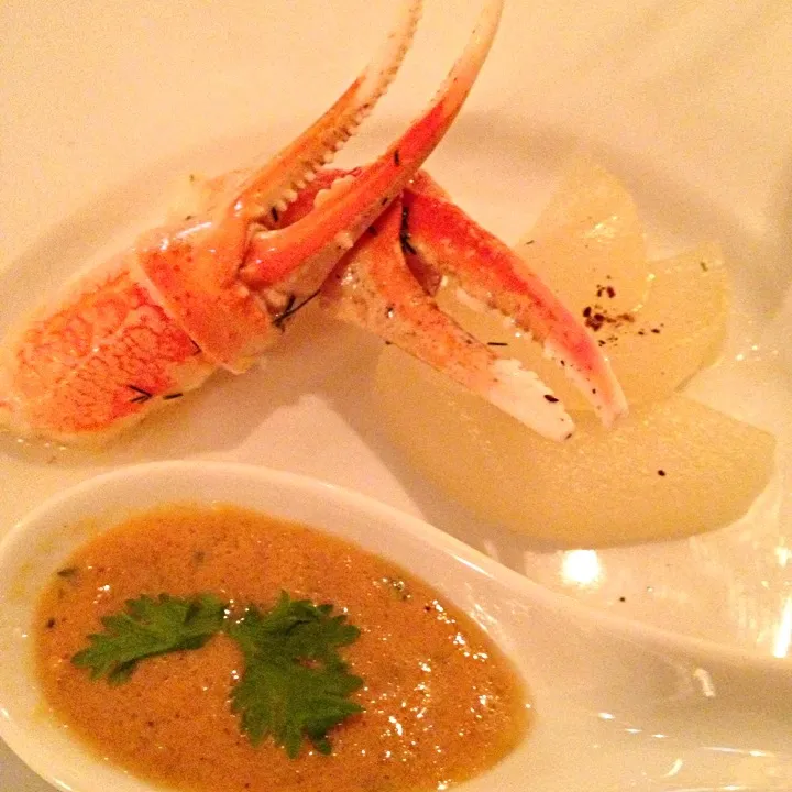 First course from sept wine dinner , crab claw and Asian pear with an uni gazpacho|lauren shannonさん