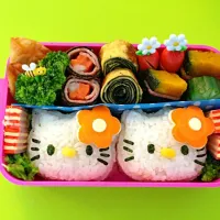 キティちゃん(^-^)(^-^)おにぎり弁当