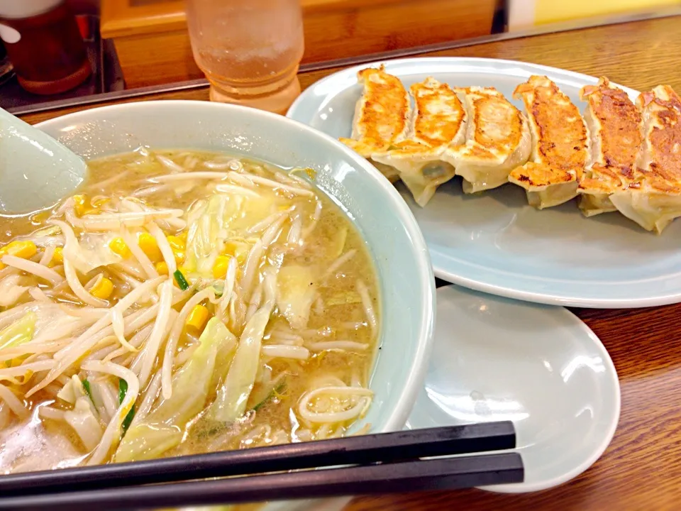 外食  ジャンボ餃子|リッキーさん