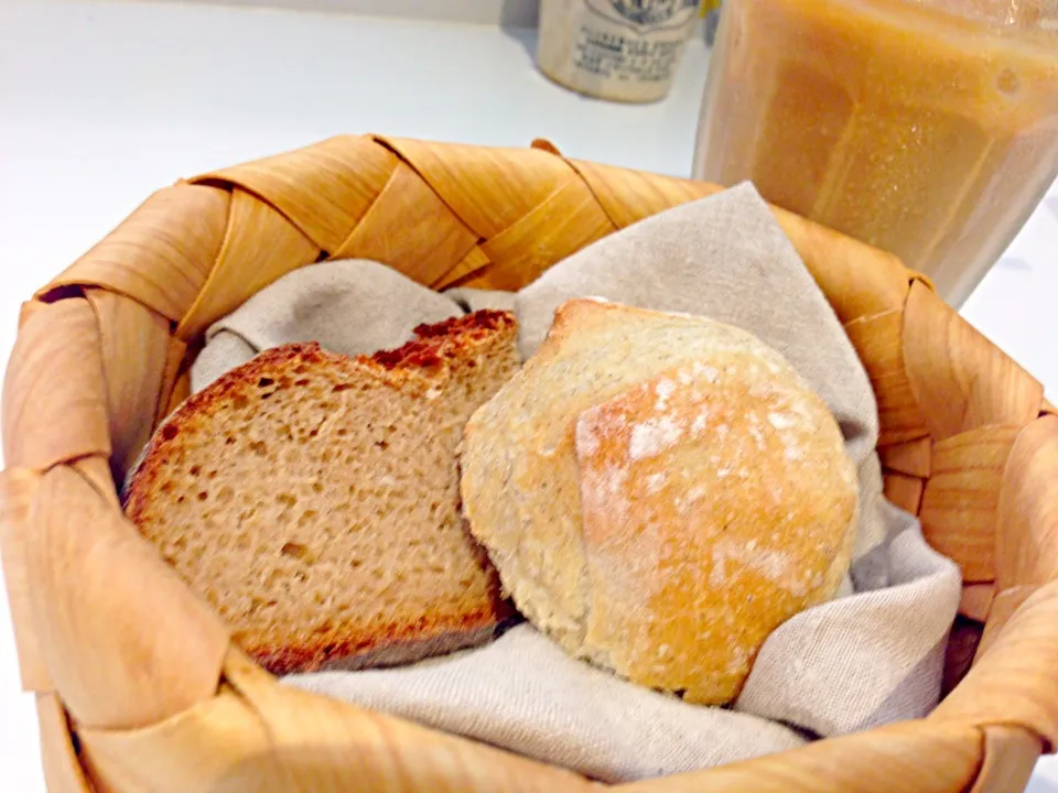 お味噌のセーブルと蕎麦粉のカンパーニュ|ひよこさん