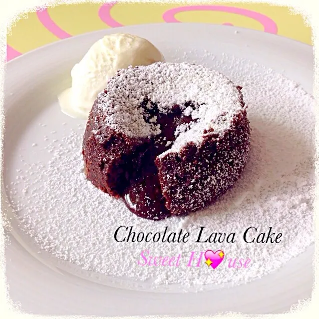 Snapdishの料理写真:Chocolate Lava cake with vanilla ice-cream|Karen Leeさん