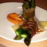 Snapdishの料理写真:parma ham asparagus with cheese|Joanne Ponさん