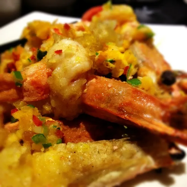 Fried Shrimp with Salted Egg|Sam: photos by iPhoneさん