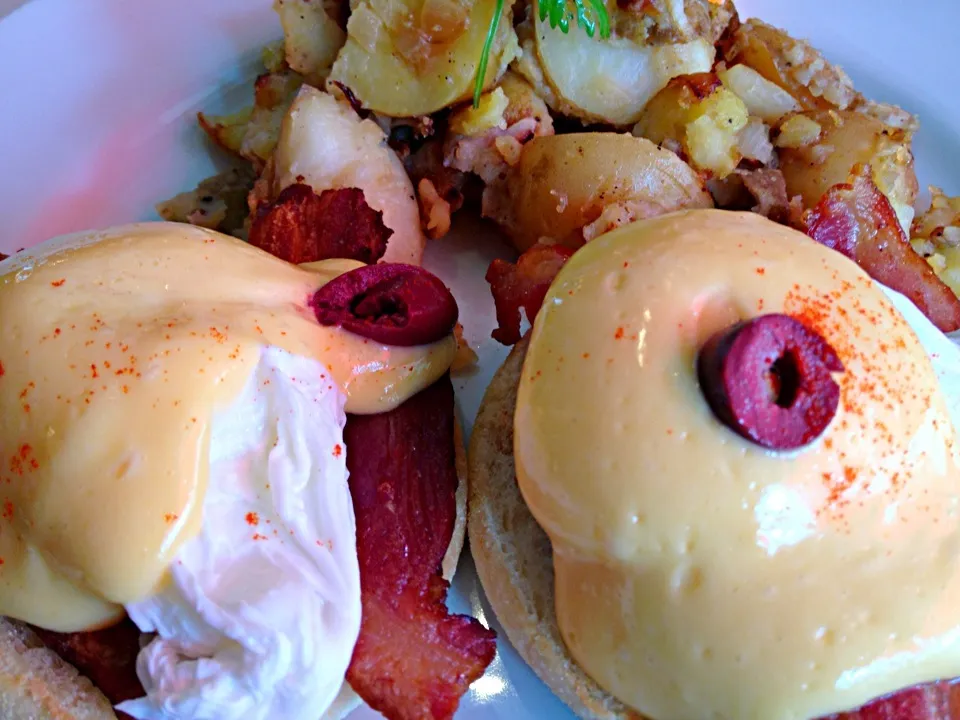 Eggs Benedict w/House Smoked Bacon|Chris Shannonさん