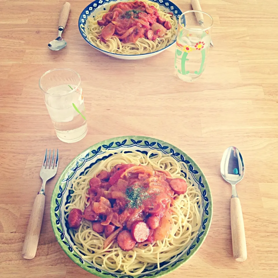 Snapdishの料理写真:昨日に引き続きパスタ ソーセージ＆玉ねぎのトマトクリームパスタ|りささん