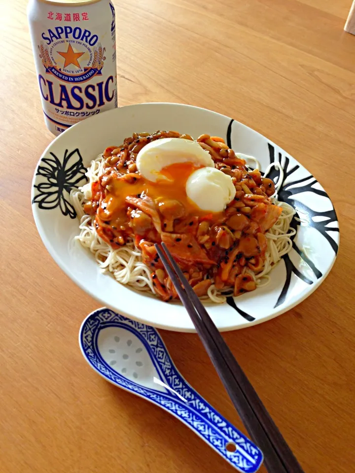 キムチなめこ納豆そうめん🍳温泉たまごのせ|YuK:さん