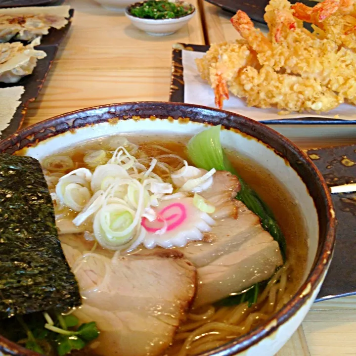 (light) lunch of ramen, tempura and gyoza. 😬|Cloudy Gさん