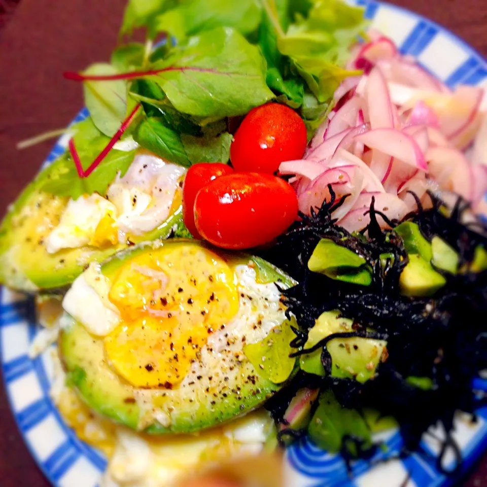 みちゃこのFried egg in avocadoとhi-raちゃんの作り置きマリネでみちゃこのアボカドヒジキのメキシカンマリネ風に❤|ともきーた (伊藤 智子)さん