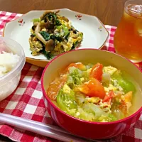 青梗菜としめじの炒め物、レタススープ♡|まゆたさん