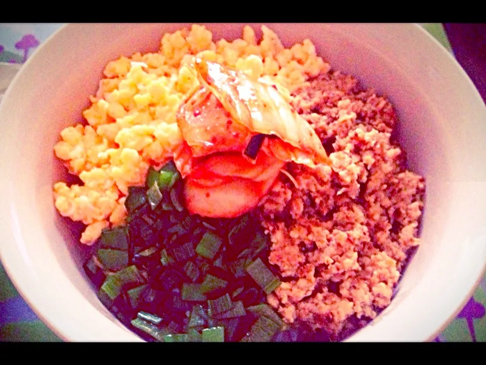 Snapdishの料理写真:♡ヘルシー三色そぼろ丼♡|Tomomi.さん