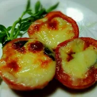 Snapdishの料理写真:Baked Tomato with Basil and Mozzarella|Deeanさん