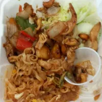 Snapdishの料理写真:mango chicken and pad thai|Christine Leeさん