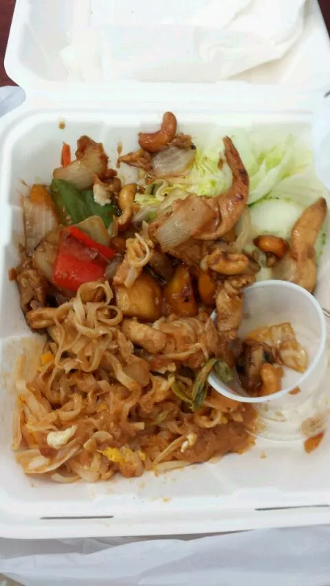 mango chicken and pad thai|Christine Leeさん