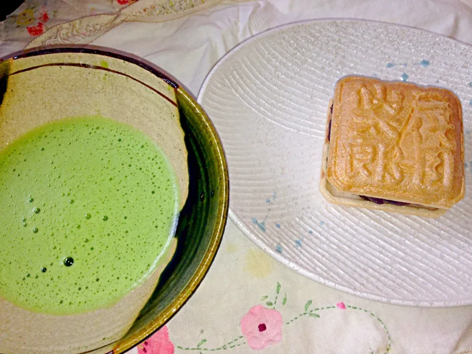 お抹茶と仙太郎の最中(✿˘艸˘✿)|むすび丸子さん