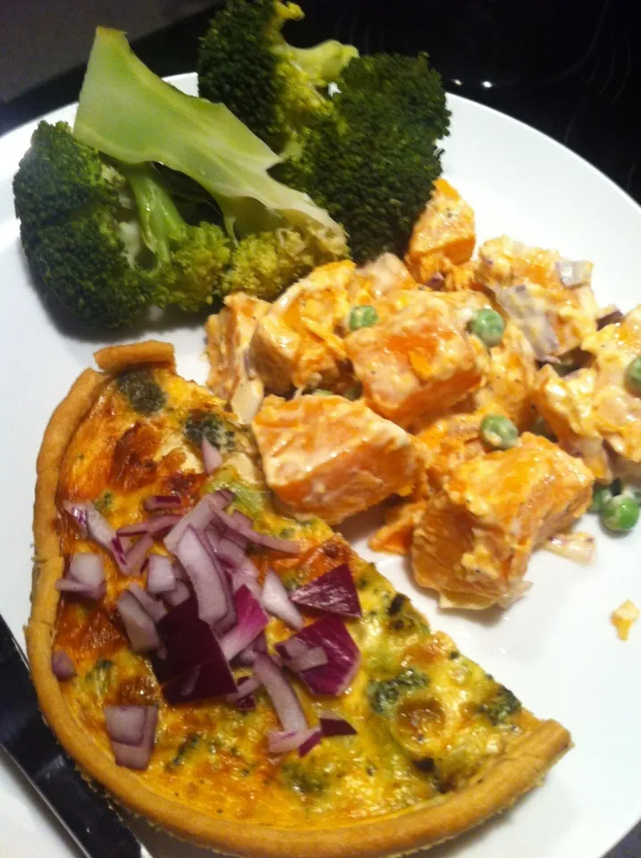 Quiche, sweet potato salad and broccoli|🍓Jolejo🍓さん