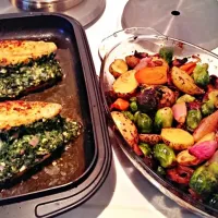 Spinach-Feta Stuffed Chicken & Roasted Veggies!|Tricia Bouttéさん