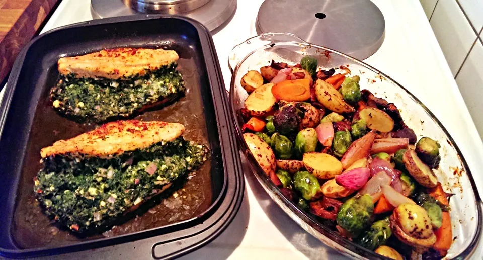 Spinach-Feta Stuffed Chicken & Roasted Veggies!|Tricia Bouttéさん