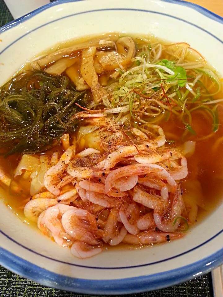 Snapdishの料理写真:駿河湾沼津SA
一滴家 桜海老ラーメン|じょうさん