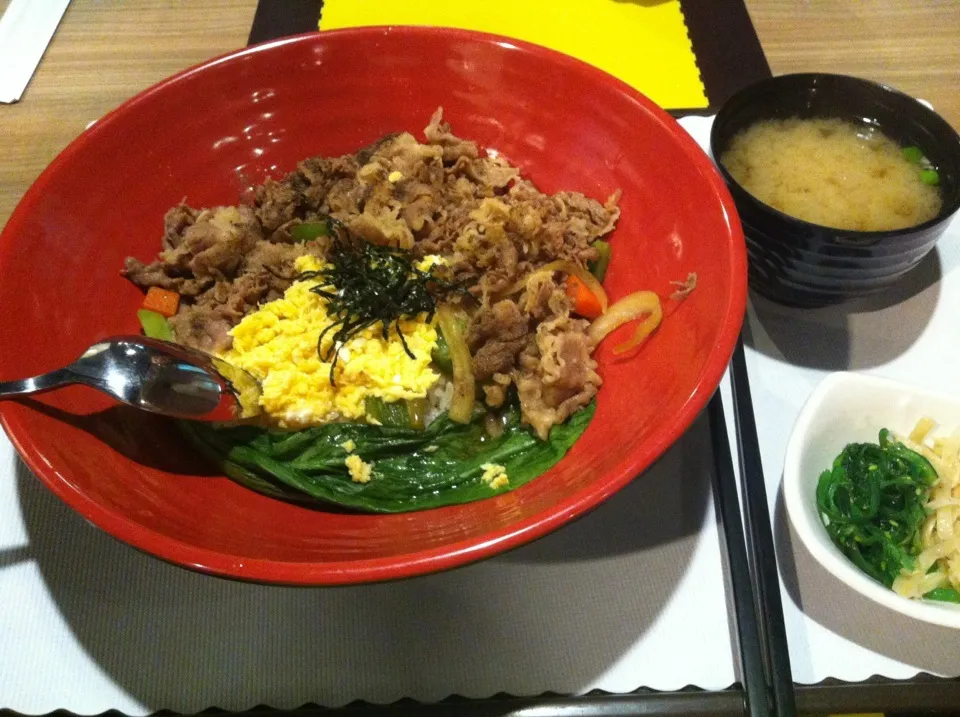 Dinner ...牛肉丼飯|nimoさん