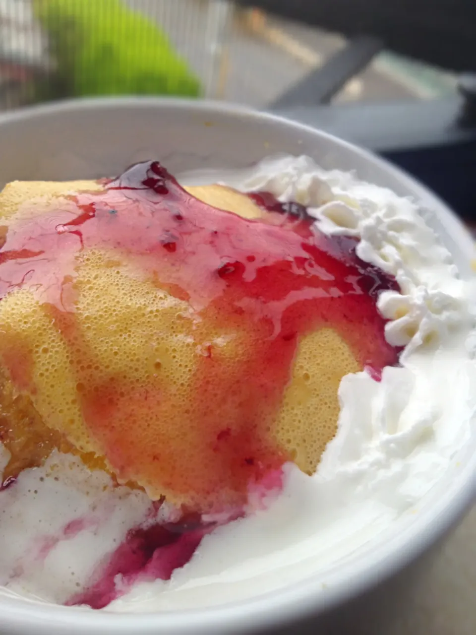 Snapdishの料理写真:Baked Mug Pancake with Blueberry Sauce and Cream|Nyam | 照ちゃんさん