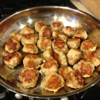 Snapdishの料理写真:White meat Italian Turkey Meatballs. Browned in Olive Oil and ready for Marinara Sauce!|David McGuireさん