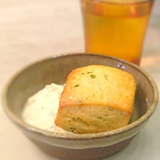 Negi & cheese scone with bacon sour cream|willzさん