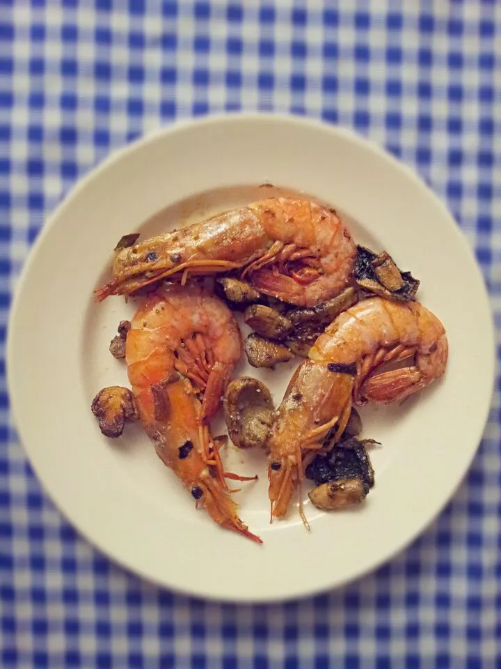 prawns and mushroom. gambones y champiñones|David Morganさん