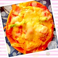 Snapdishの料理写真:餃子の皮でピザ🍕|のひだmamaさん