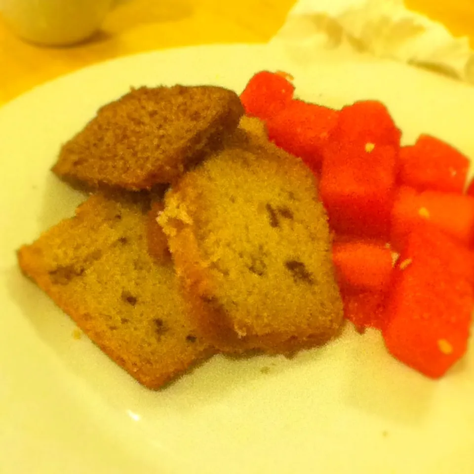 Gluten free muffins & watermelon|Sai linさん