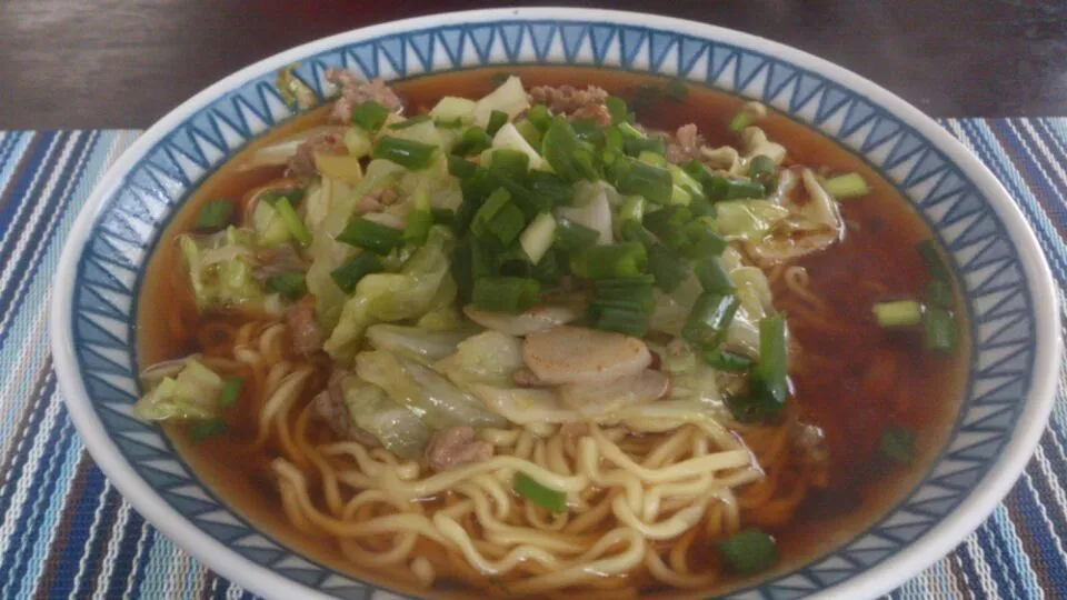 台風の大風で家に閉じこもったので、マルチャン正麺に一手間加えて美味しくいただきました。|SATOSHI OOCHIさん