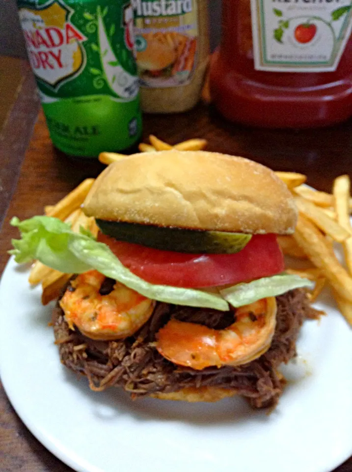 Snapdishの料理写真:ルイジアナスタイル サーフ＆ターフサンドイッチ^ - ^ Surf & Turf Sandwich, Cajun Shrimp & Pulled Beef Sandwich|yorikoさん