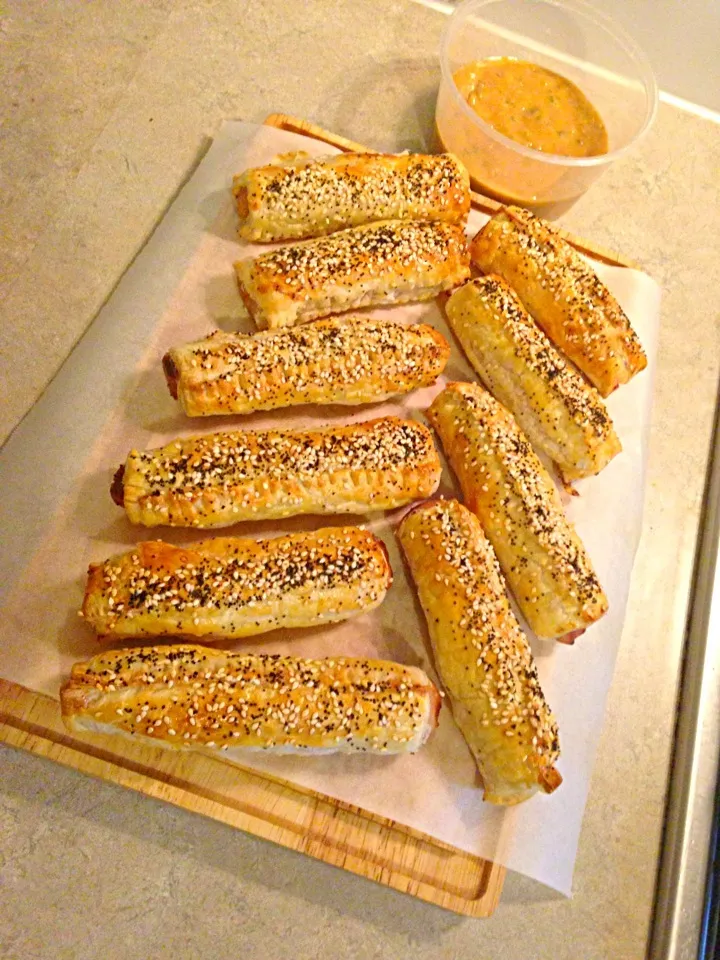 Chicken sausage rolls with satay dipping sauce|Chrisy Hillさん