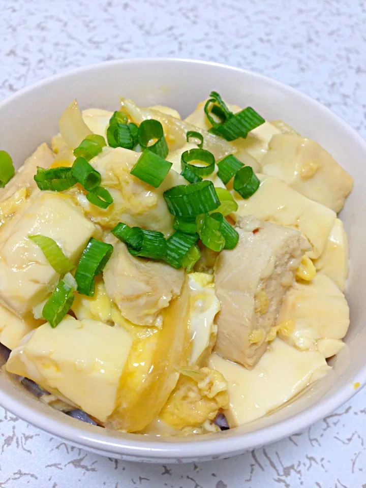 Snapdishの料理写真:鶏ささみと豆腐の親子丼|市原 美音さん