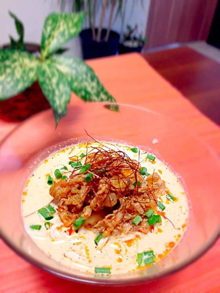 のっちゃんさんの❤豚キムチ豆乳冷うどんを素麺で🍜|チョス ♪さん