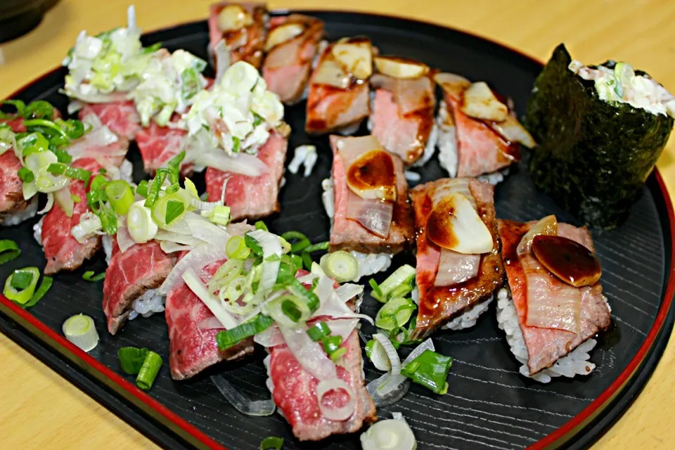 黒毛和牛モモ肉の握り 食べ比べ|さくたろうさん