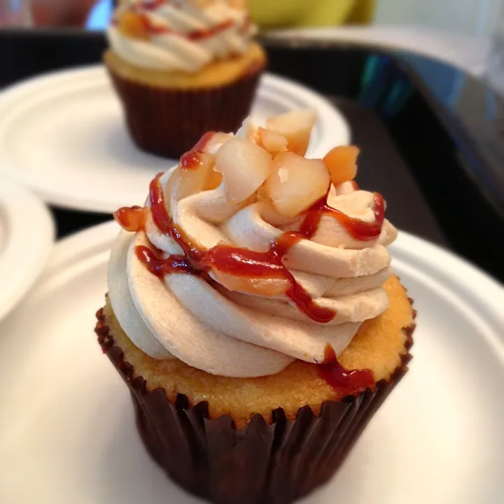 Macadamia Caramel Cupcake|nicky tangさん