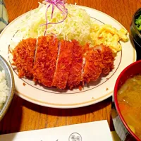 Snapdishの料理写真:定番のトンカツ(*^^*)|Masa.Tanimotoさん