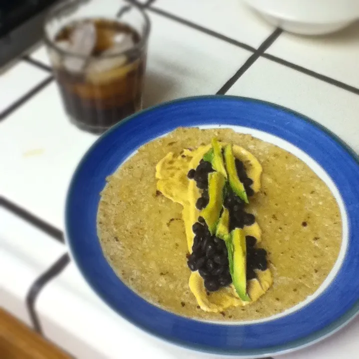 Lunch (black beans, avocado on brown rice tortilla)|Sai linさん