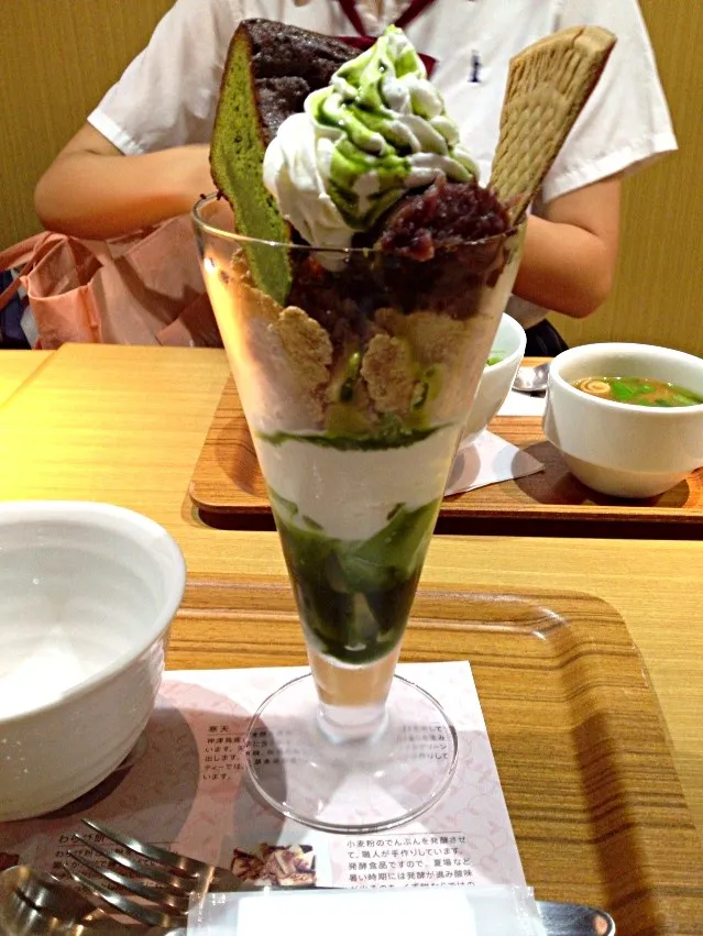 Snapdishの料理写真:nanaco's green tea 抹茶ガトーショコラパフェ|りすなさん