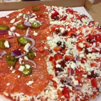 1/2 feta, jalapeño  and 1/2 goat cheese red pepper and onion!|David McGuireさん