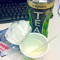 morning:yoghurt and green tea sugar free.|M.Chotirostitiさん